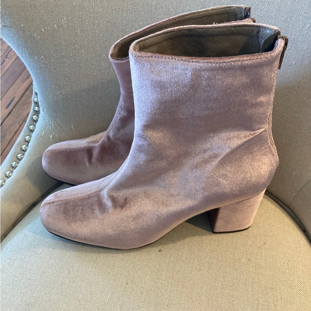 FREE PEOPLE velvet block heel ankle booties